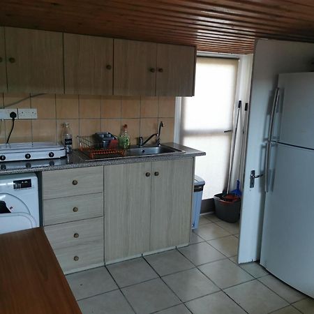Strovolos Rooms Studios Λευκωσία Δωμάτιο φωτογραφία